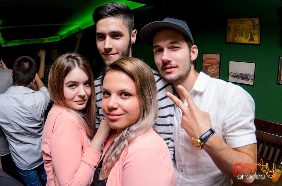 Friday Night Party, Green Pub