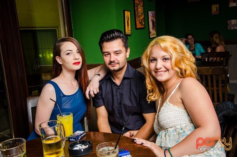 Friday Night Party, Green Pub