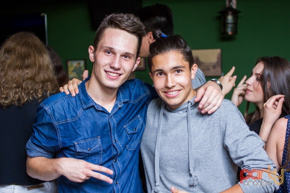 Friday Night Party, Green Pub
