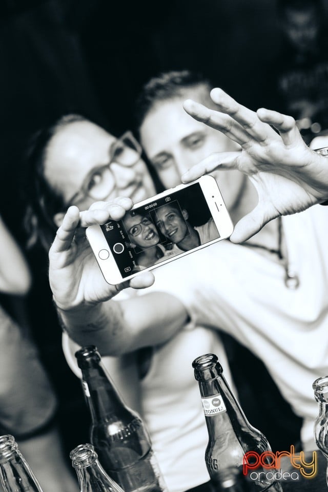 Friday Night Party, Green Pub