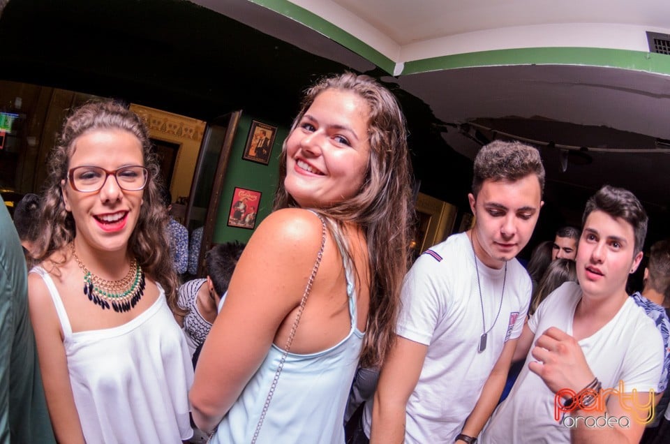 Friday Night Party, Green Pub
