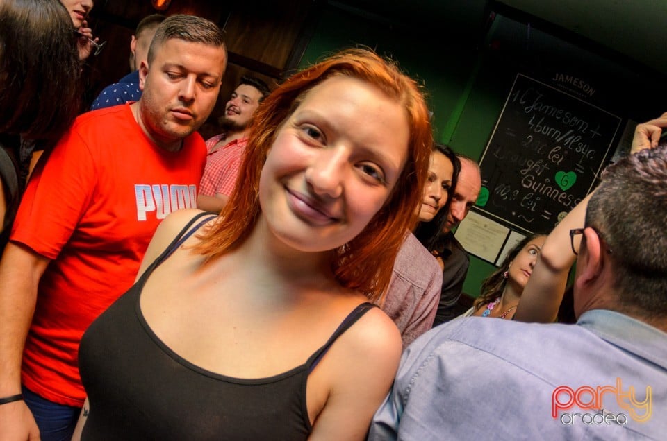 Friday Night Party, Green Pub