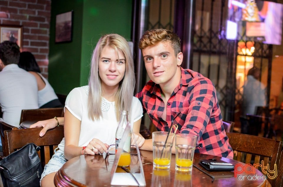 Friday Night Party, Green Pub