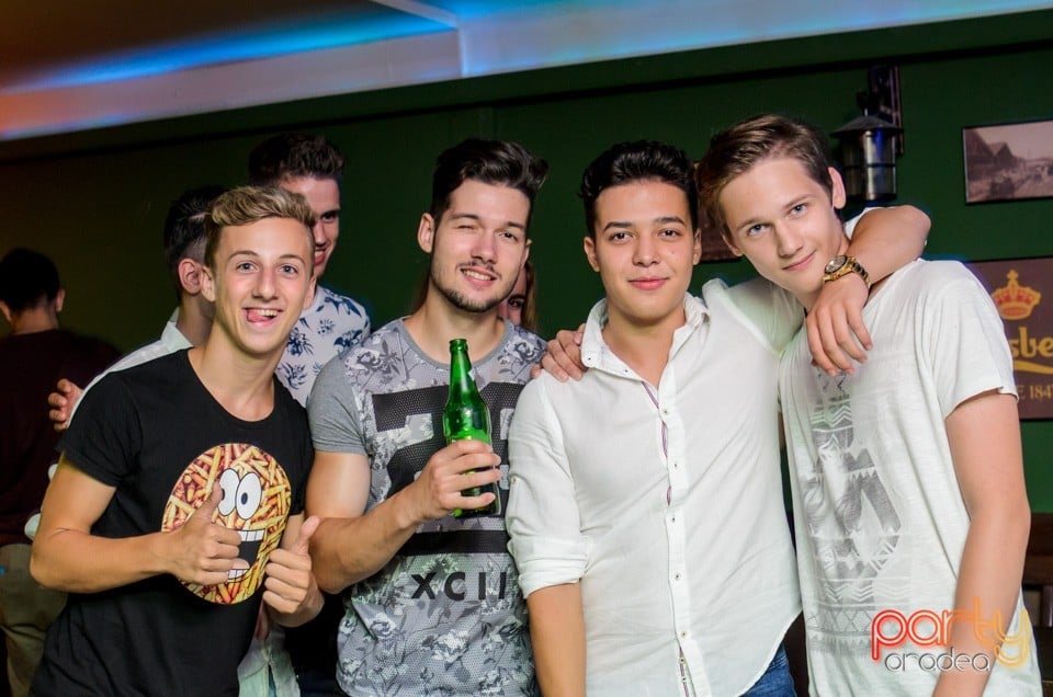 Friday Night Party, Green Pub