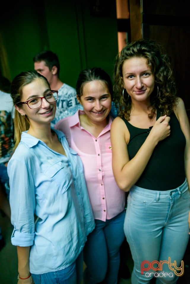 Friday Night Party, Green Pub