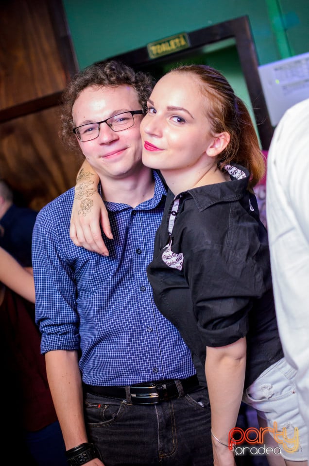 Friday Night Party, Green Pub