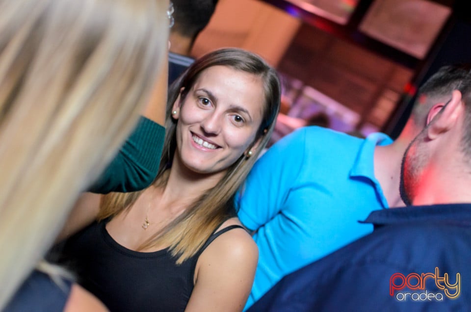 Friday Night Party, Green Pub