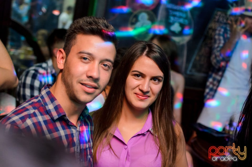 Friday Night Party, Green Pub