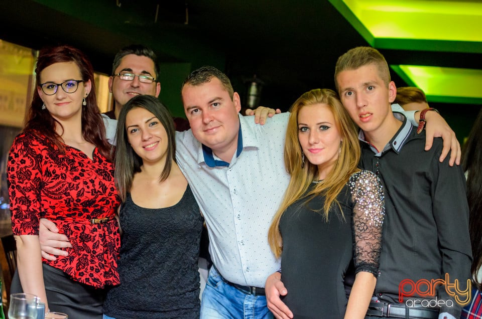 Friday Night Party, Green Pub