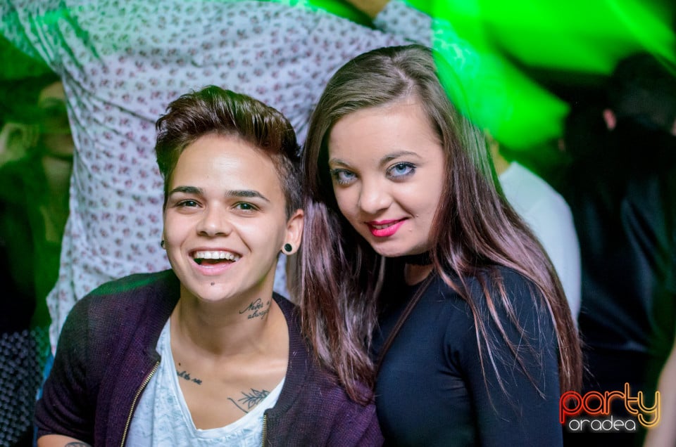 Friday Night Party, Green Pub