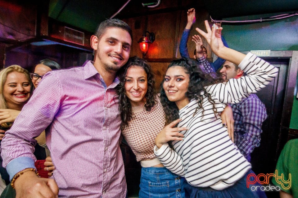 Friday Night Party, Green Pub