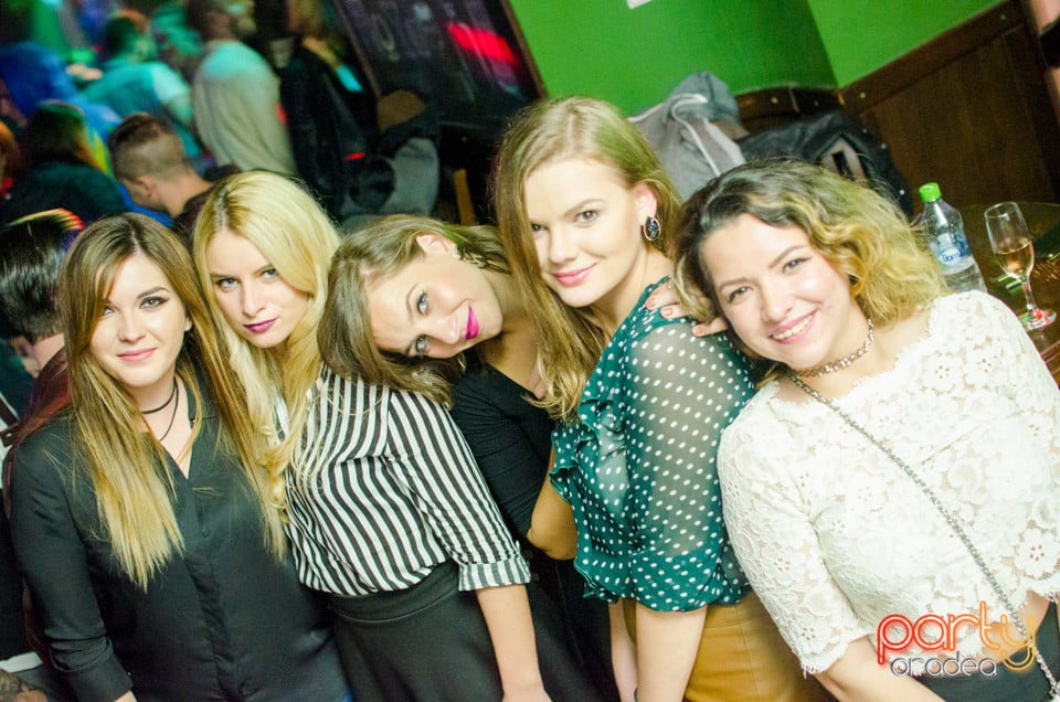 Friday Night Party, Green Pub