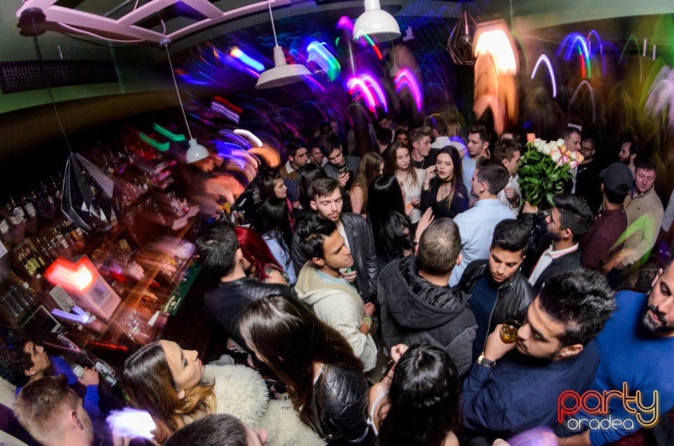 Friday Night Party, Green Pub