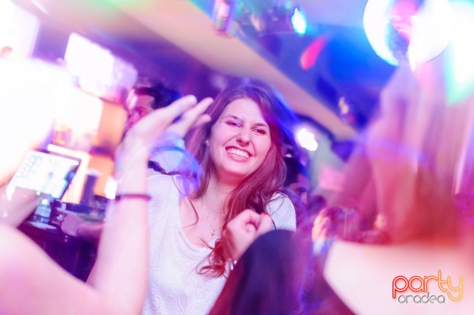 Friday Night Party, Green Pub