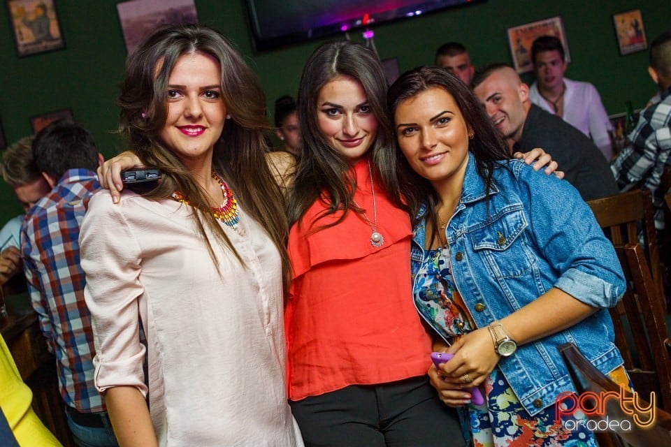 Friday Night Party, Green Pub