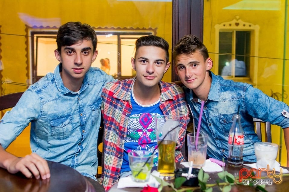 Friday Night Party, Green Pub