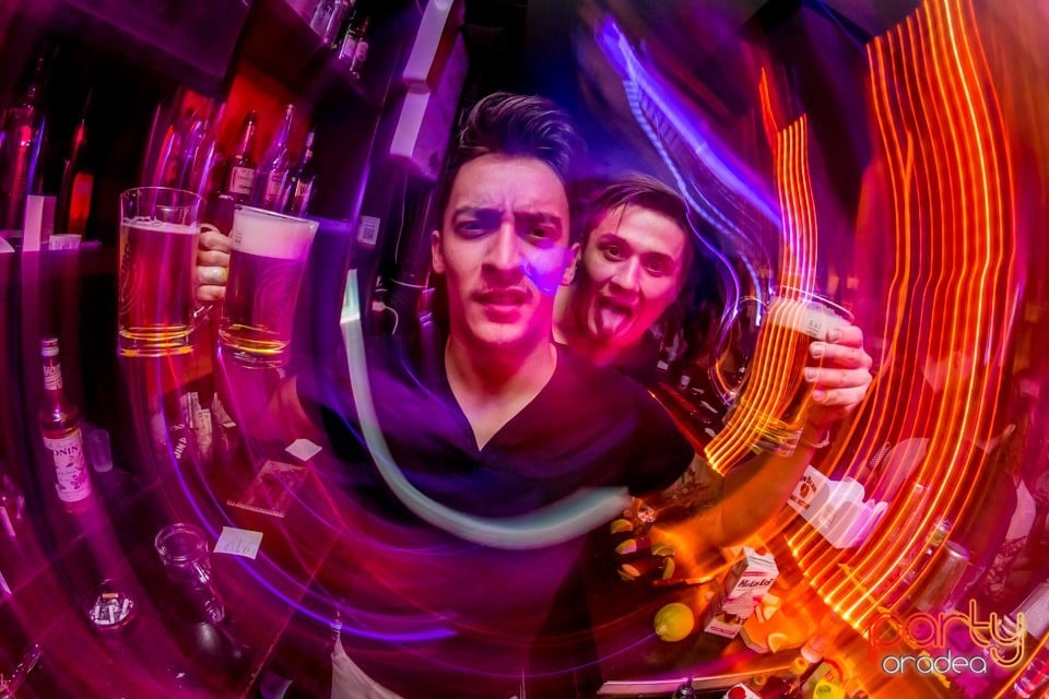 Friday Night Party, Green Pub