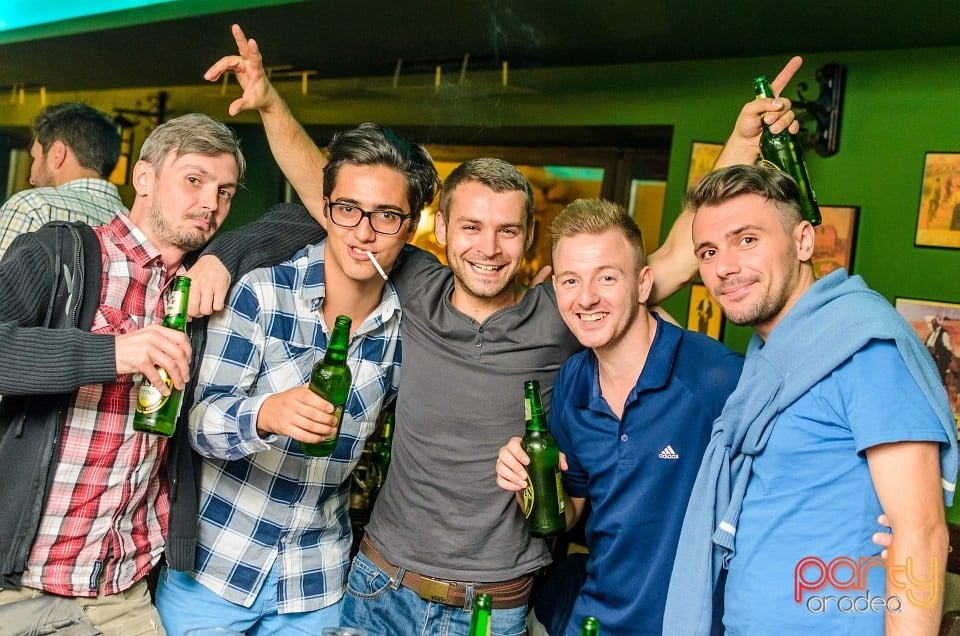 Friday Night Party, Green Pub