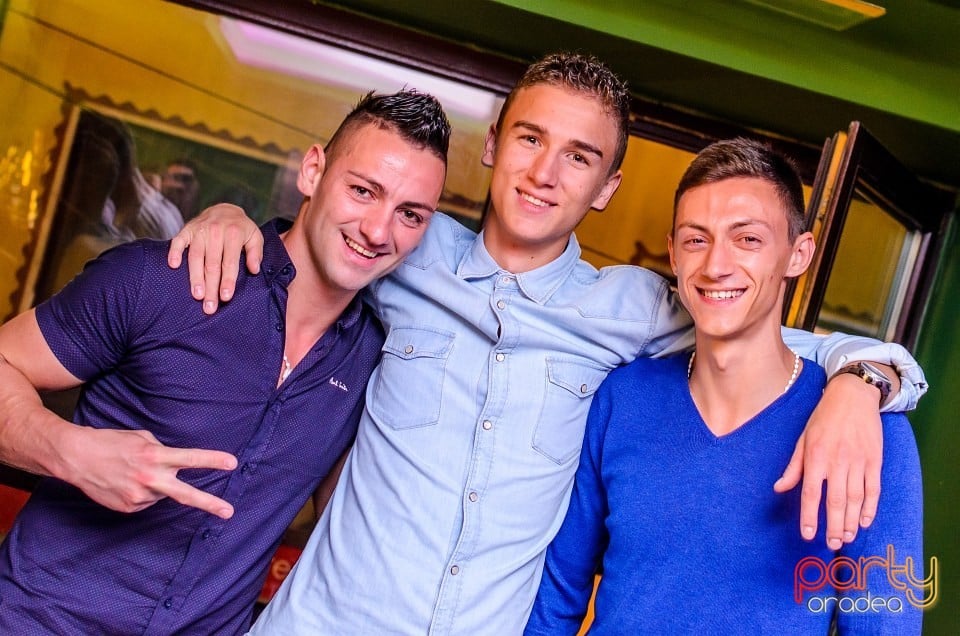 Friday Night Party, Green Pub