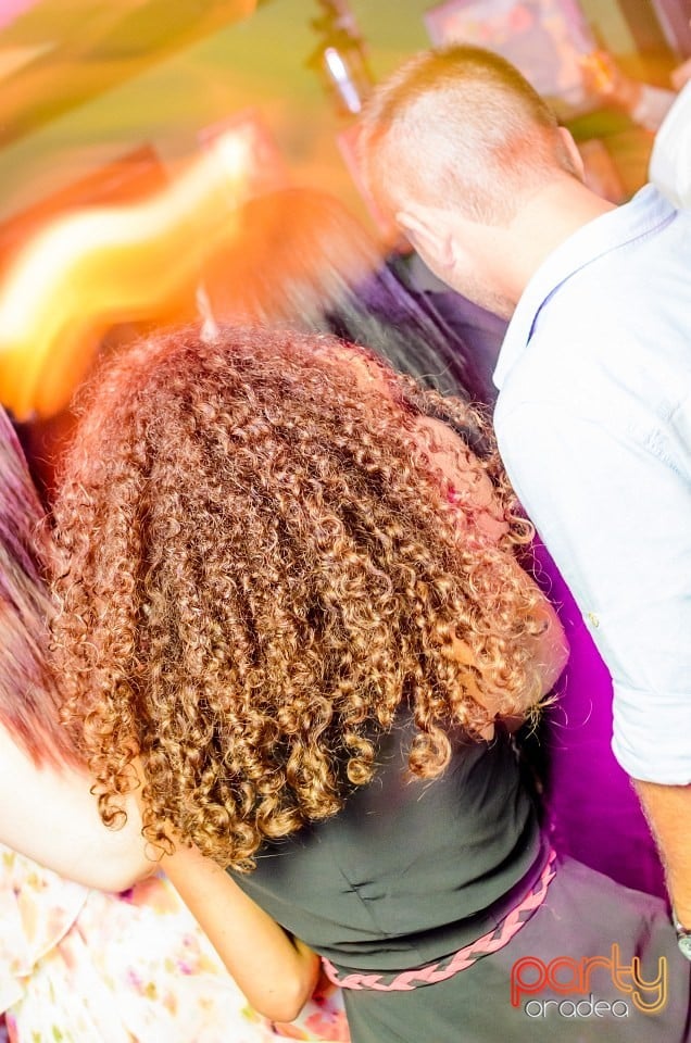 Friday Night Party, Green Pub