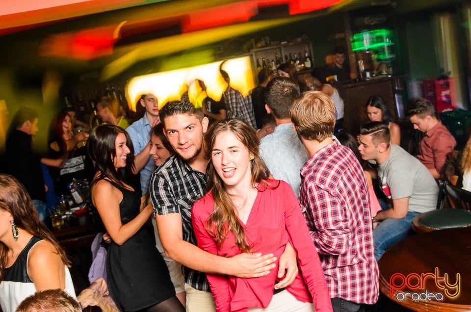 Friday Night Party, Green Pub