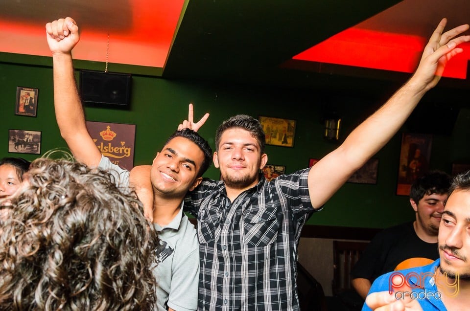 Friday Night Party, Green Pub