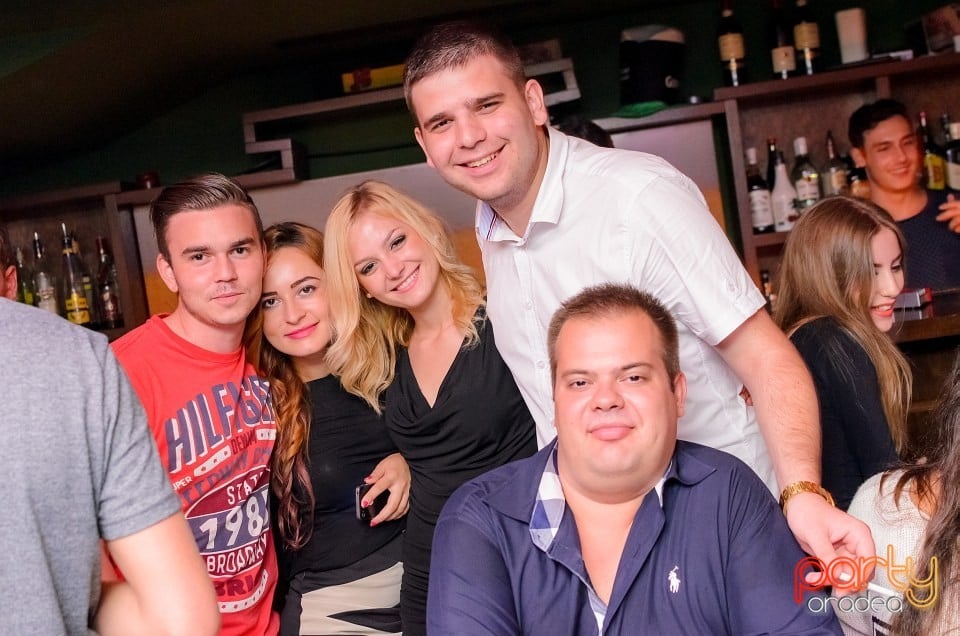 Friday Night Party, Green Pub