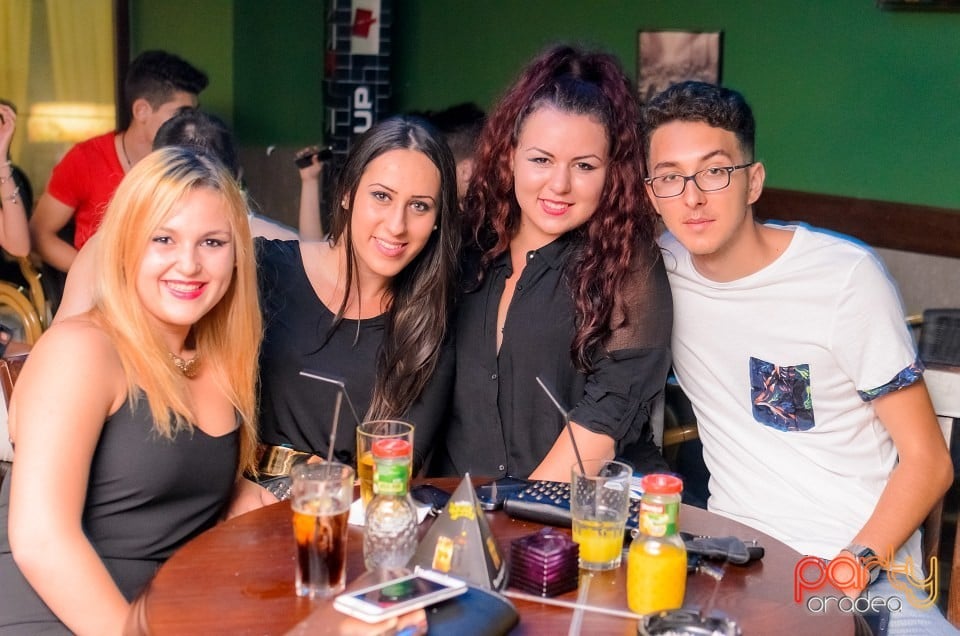 Friday Night Party, Green Pub
