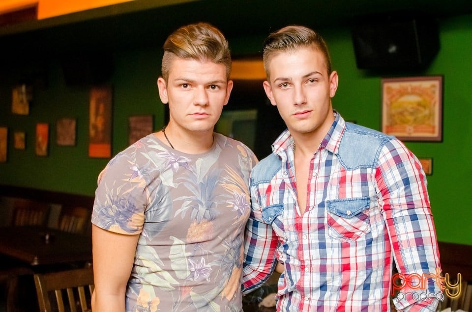 Friday Night Party, Green Pub