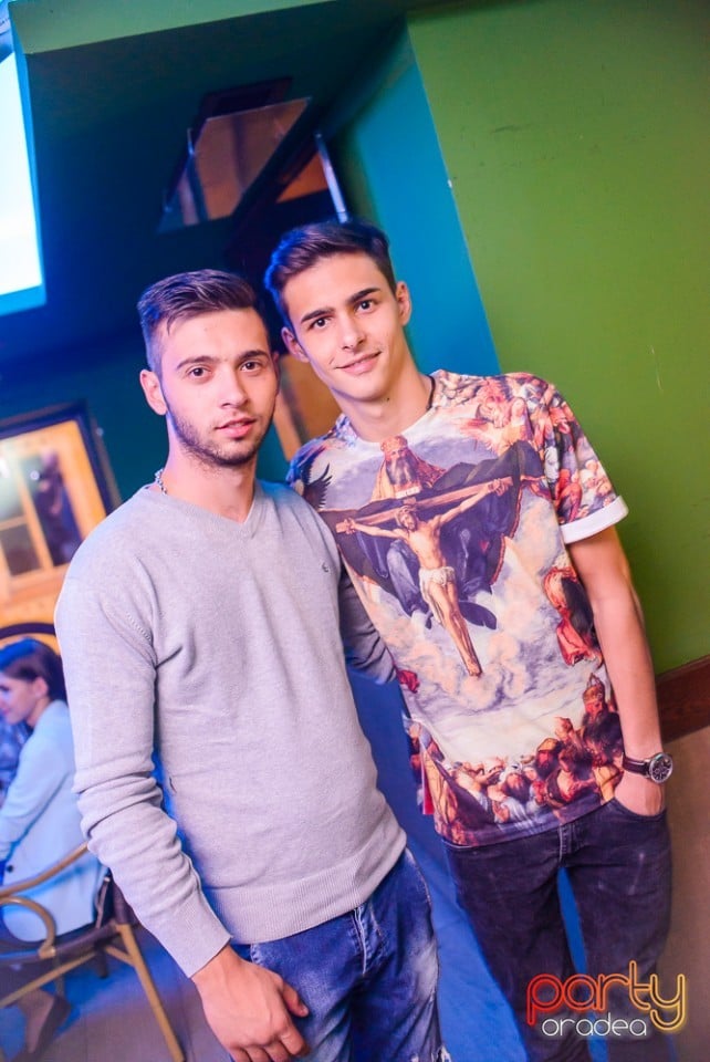 Friday Night Party, Green Pub