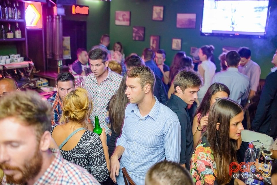 Friday Night Party, Green Pub