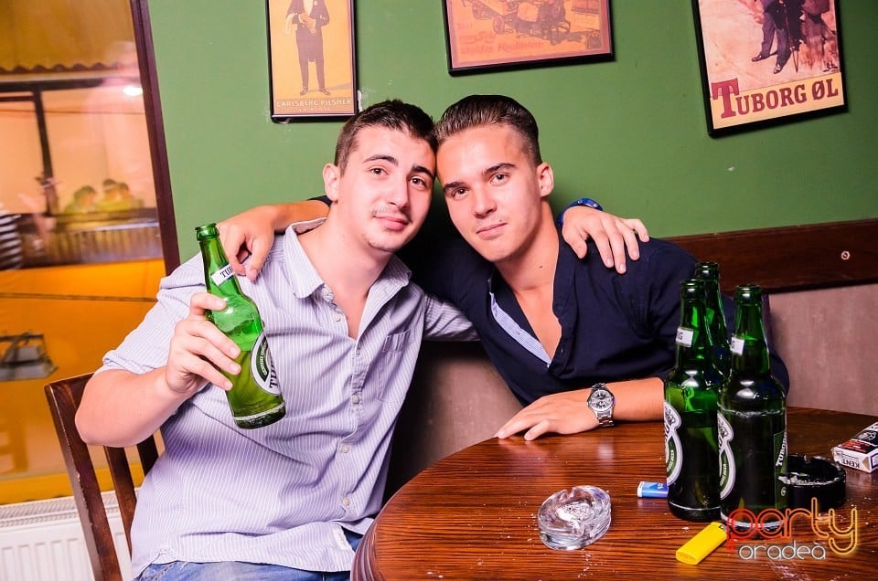 Friday Night Party, Green Pub