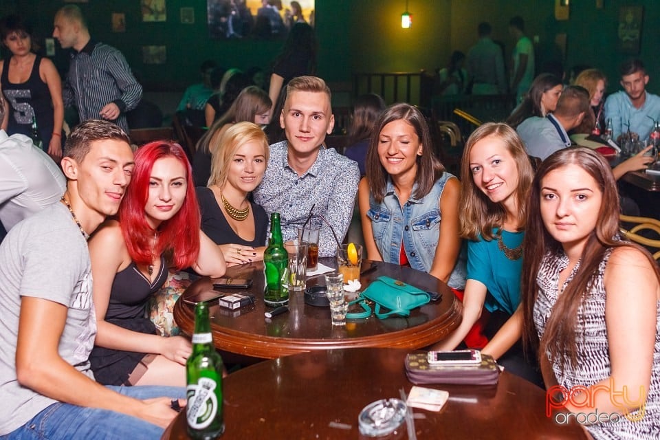 Friday Night Party, Green Pub