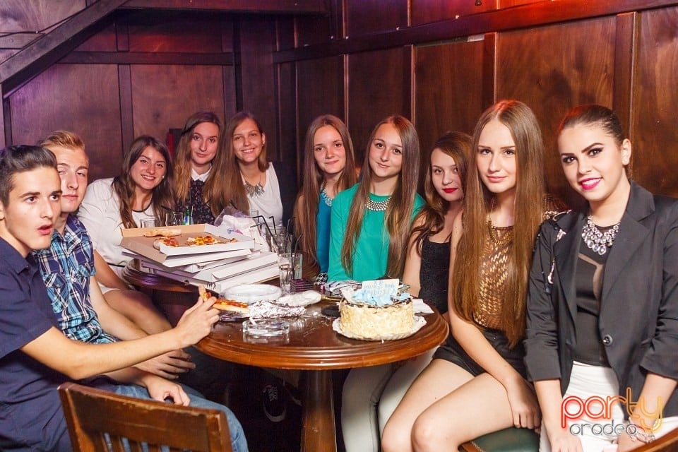 Friday Night Party, Green Pub