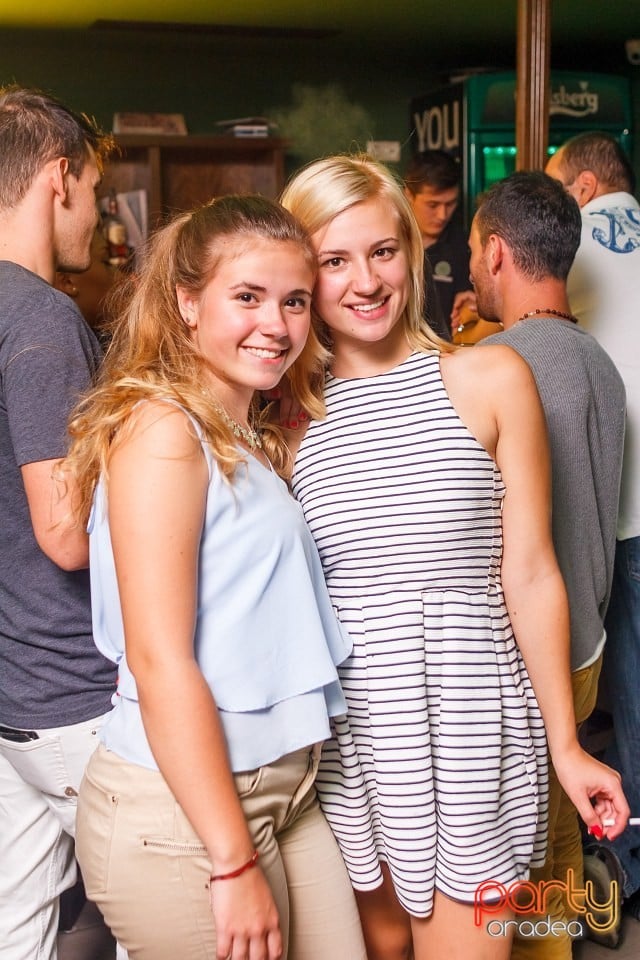 Friday Night Party, Green Pub