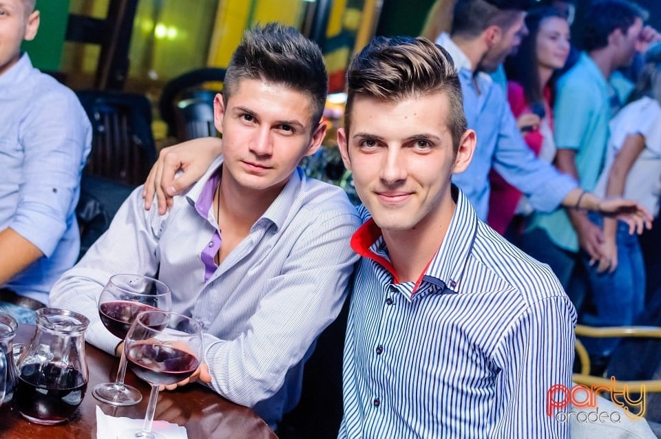 Friday Night Party, Green Pub