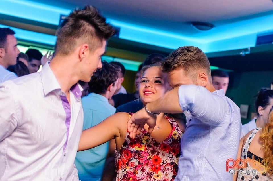 Friday Night Party, Green Pub