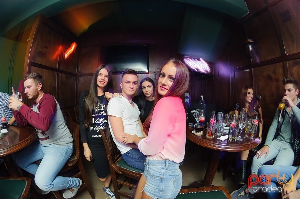 Friday Night Party, Green Pub