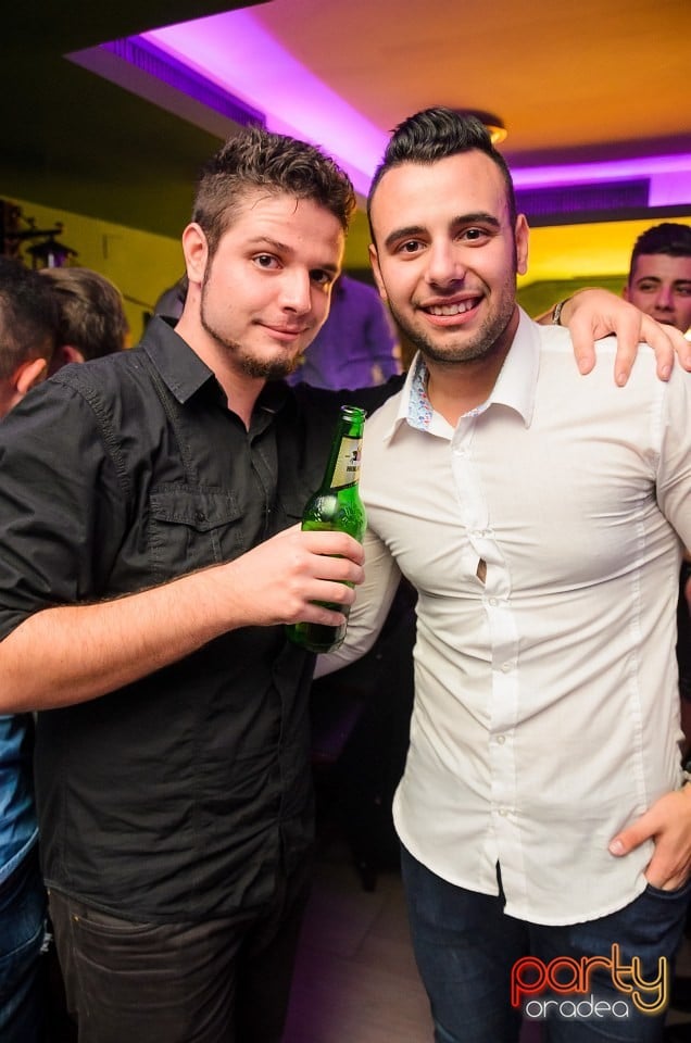 Friday Night Party, Green Pub