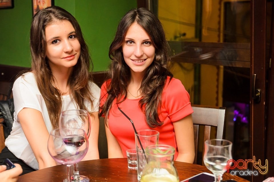 Friday Night Party, Green Pub