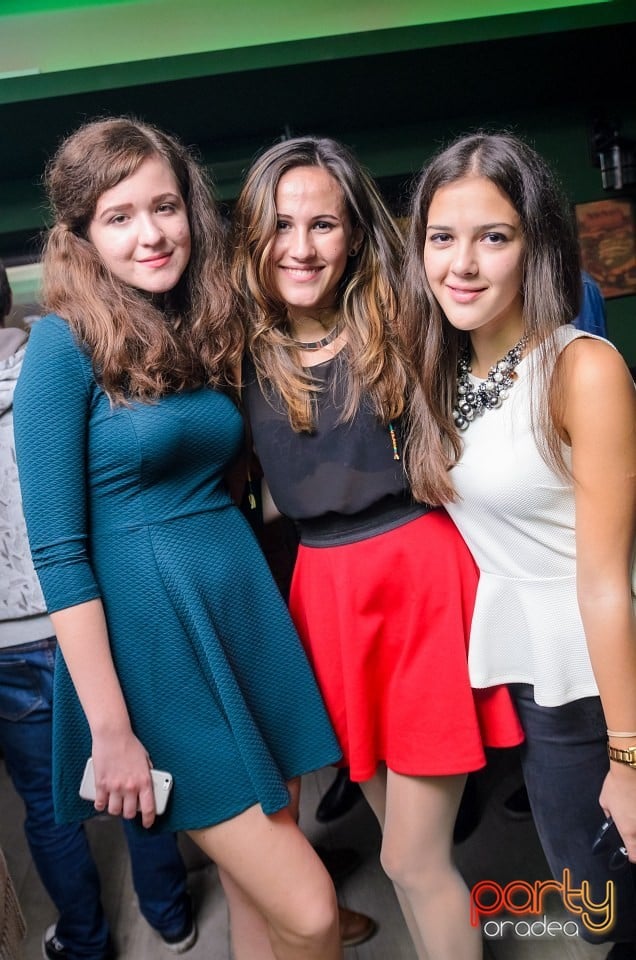 Friday Night Party, Green Pub