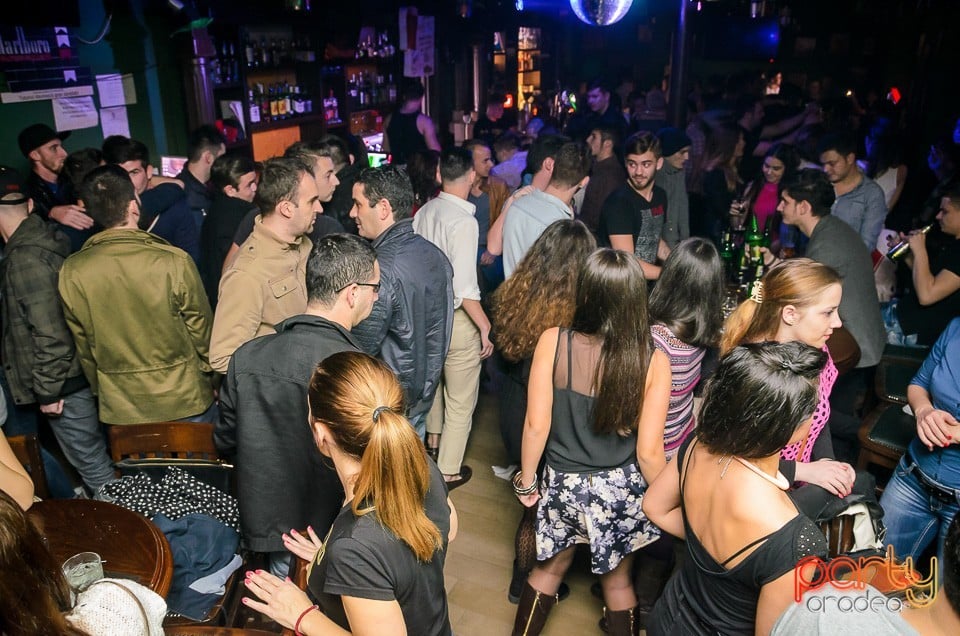 Friday Night Party, Green Pub