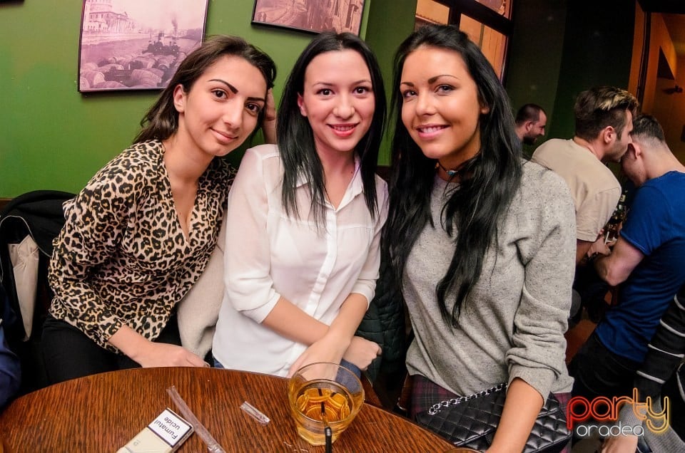 Friday Night Party, Green Pub