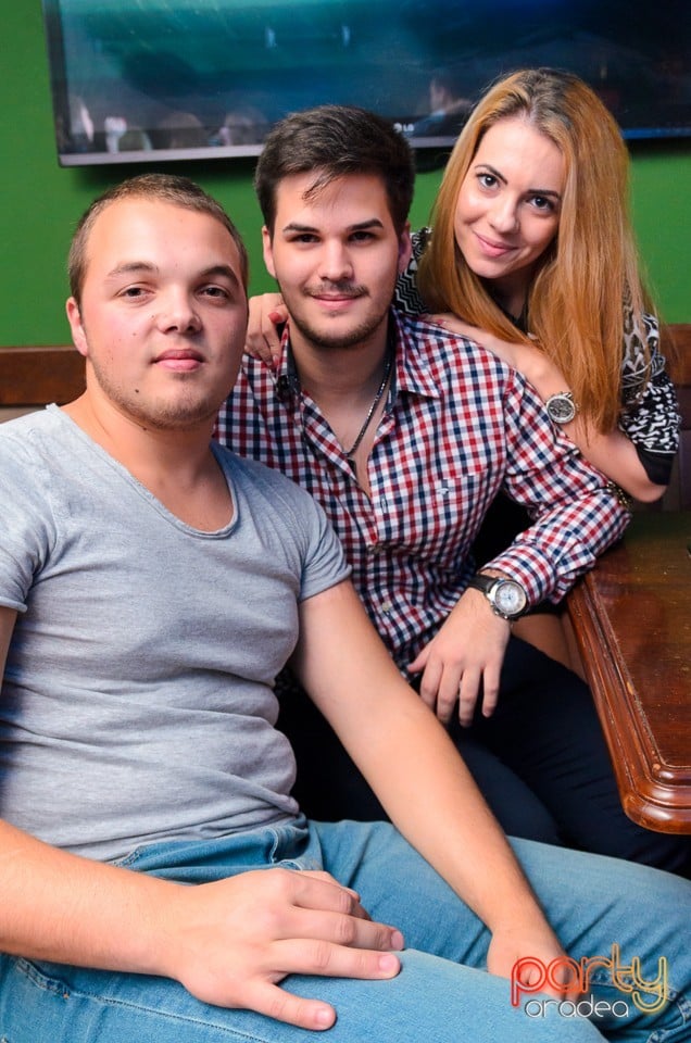 Friday Night Party, Green Pub