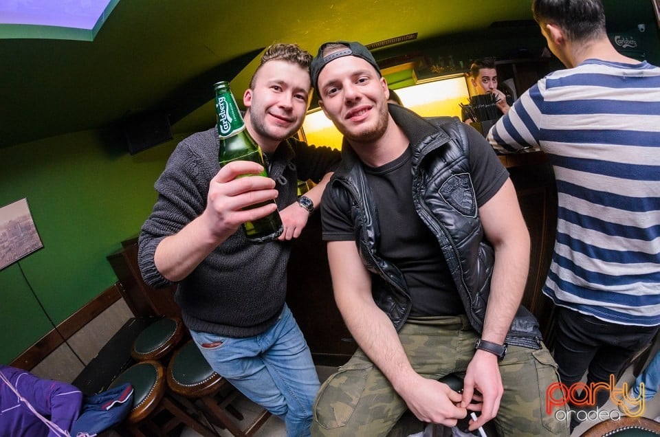 Friday Night Party, Green Pub