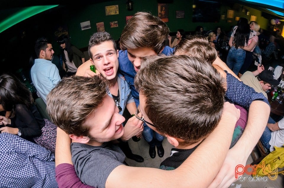 Friday Night Party, Green Pub