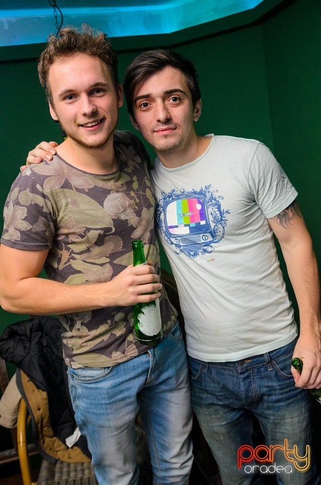 Friday Night Party, Green Pub