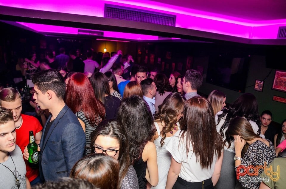 Friday Night Party, Green Pub
