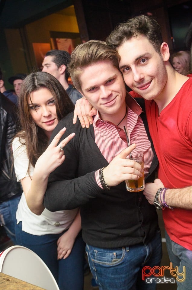 Friday Night Party, Green Pub