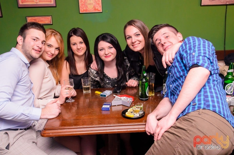 Friday Night Party, Green Pub
